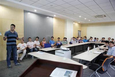 實驗室舉辦石墨烯系列學(xué)術(shù)報告會